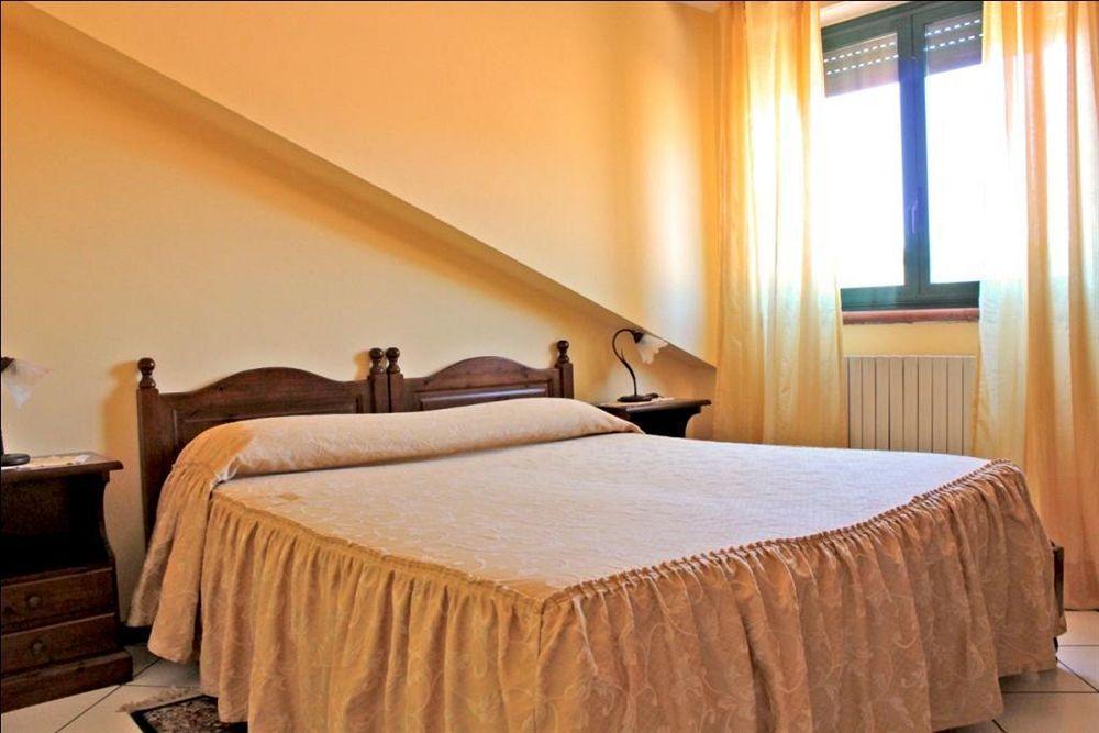 Bed and Breakfast Ai Tre Parchi Bed And Bike Рандаццо Екстер'єр фото
