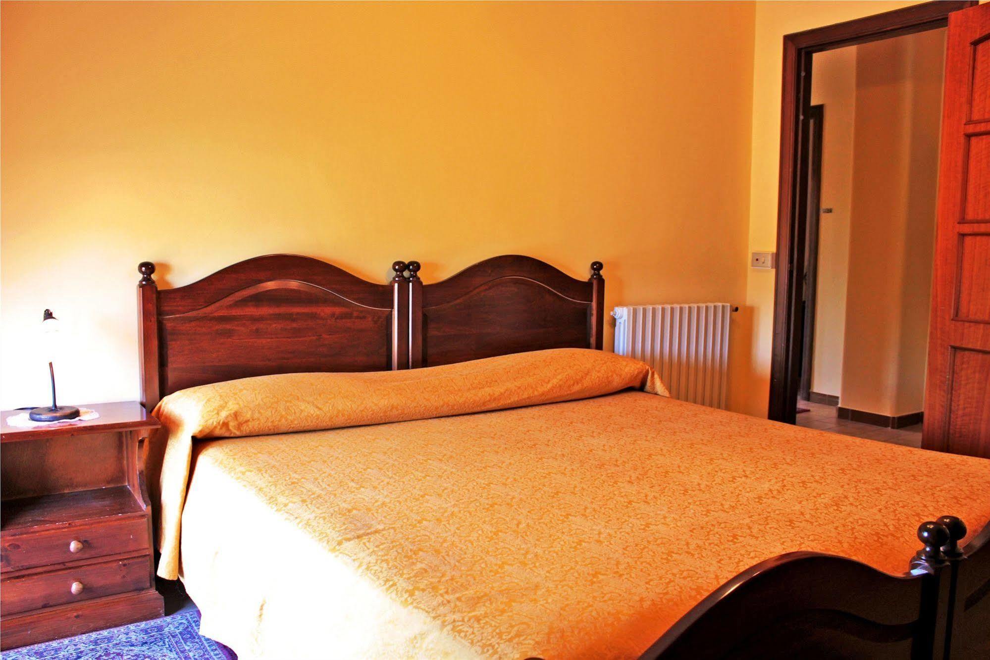 Bed and Breakfast Ai Tre Parchi Bed And Bike Рандаццо Екстер'єр фото